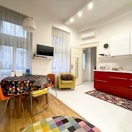 Rainbow Pearl Apartment At St Stephen' S Basilica بودابست المظهر الخارجي الصورة