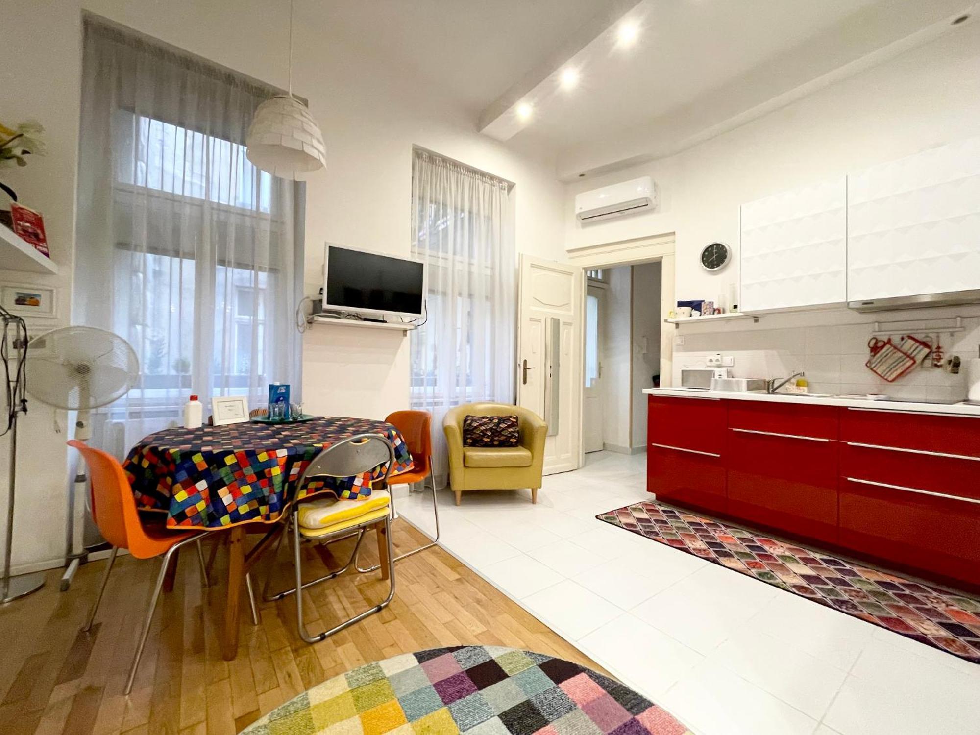 Rainbow Pearl Apartment At St Stephen' S Basilica بودابست المظهر الخارجي الصورة