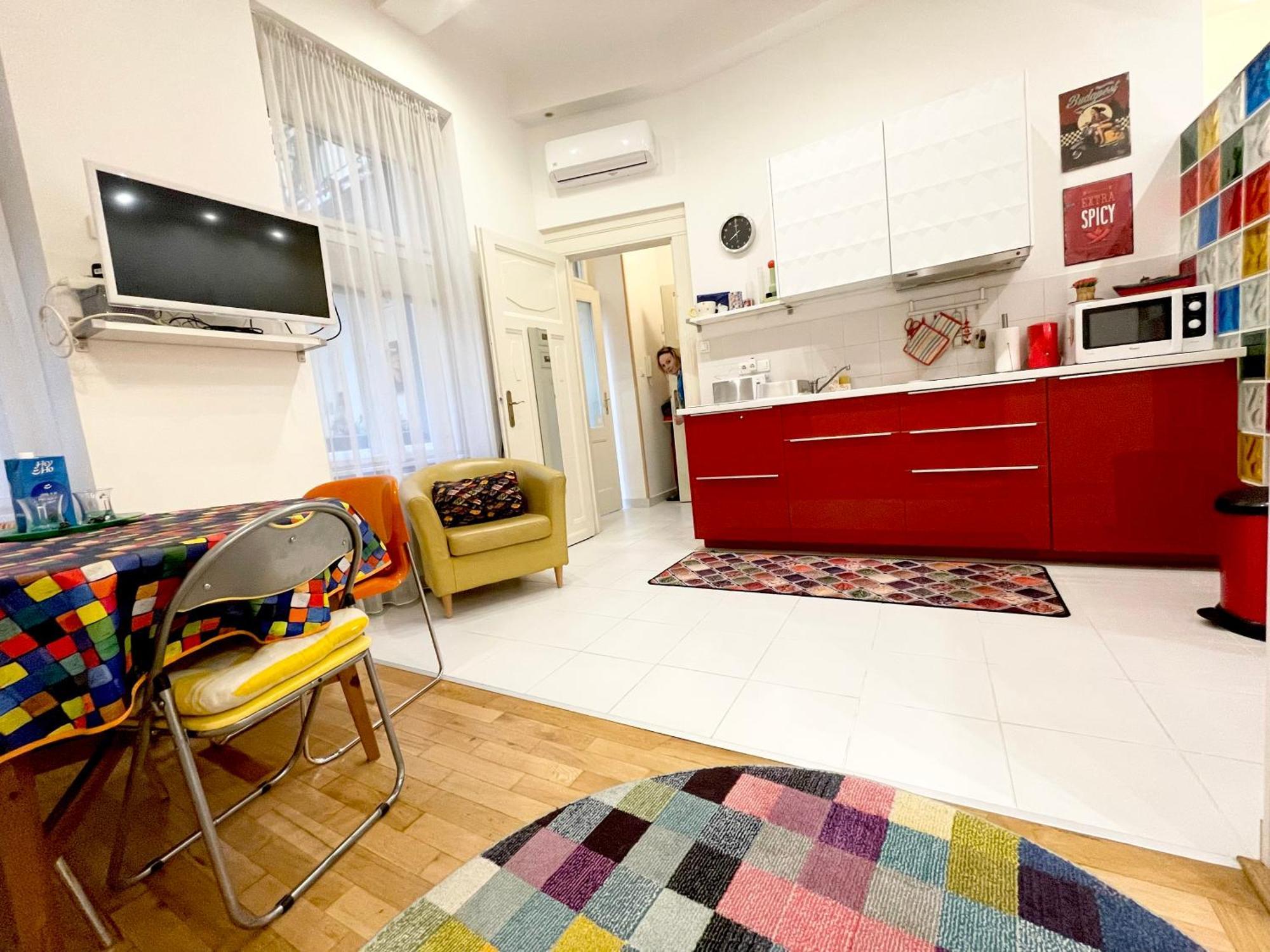 Rainbow Pearl Apartment At St Stephen' S Basilica بودابست المظهر الخارجي الصورة