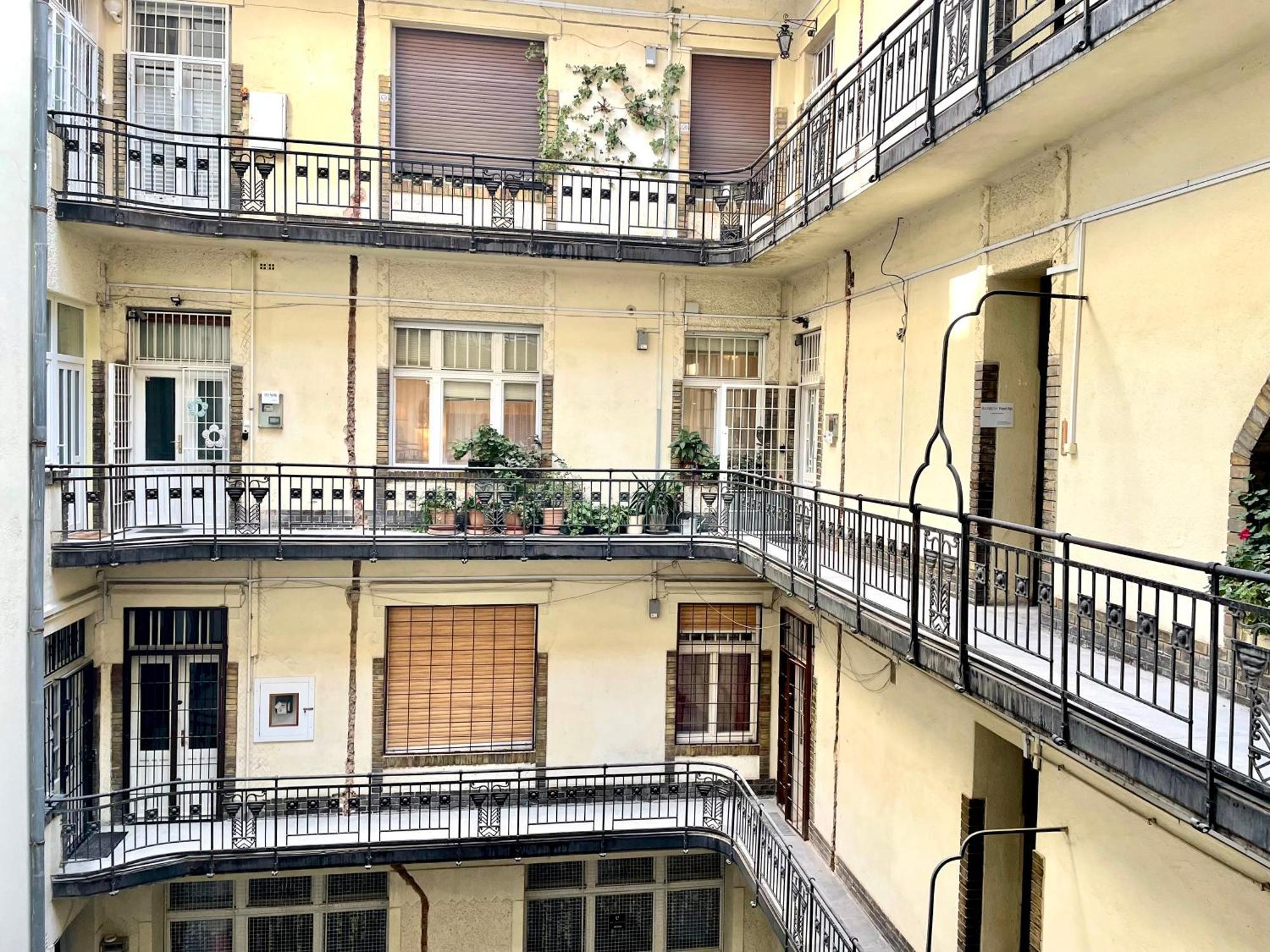 Rainbow Pearl Apartment At St Stephen' S Basilica بودابست المظهر الخارجي الصورة
