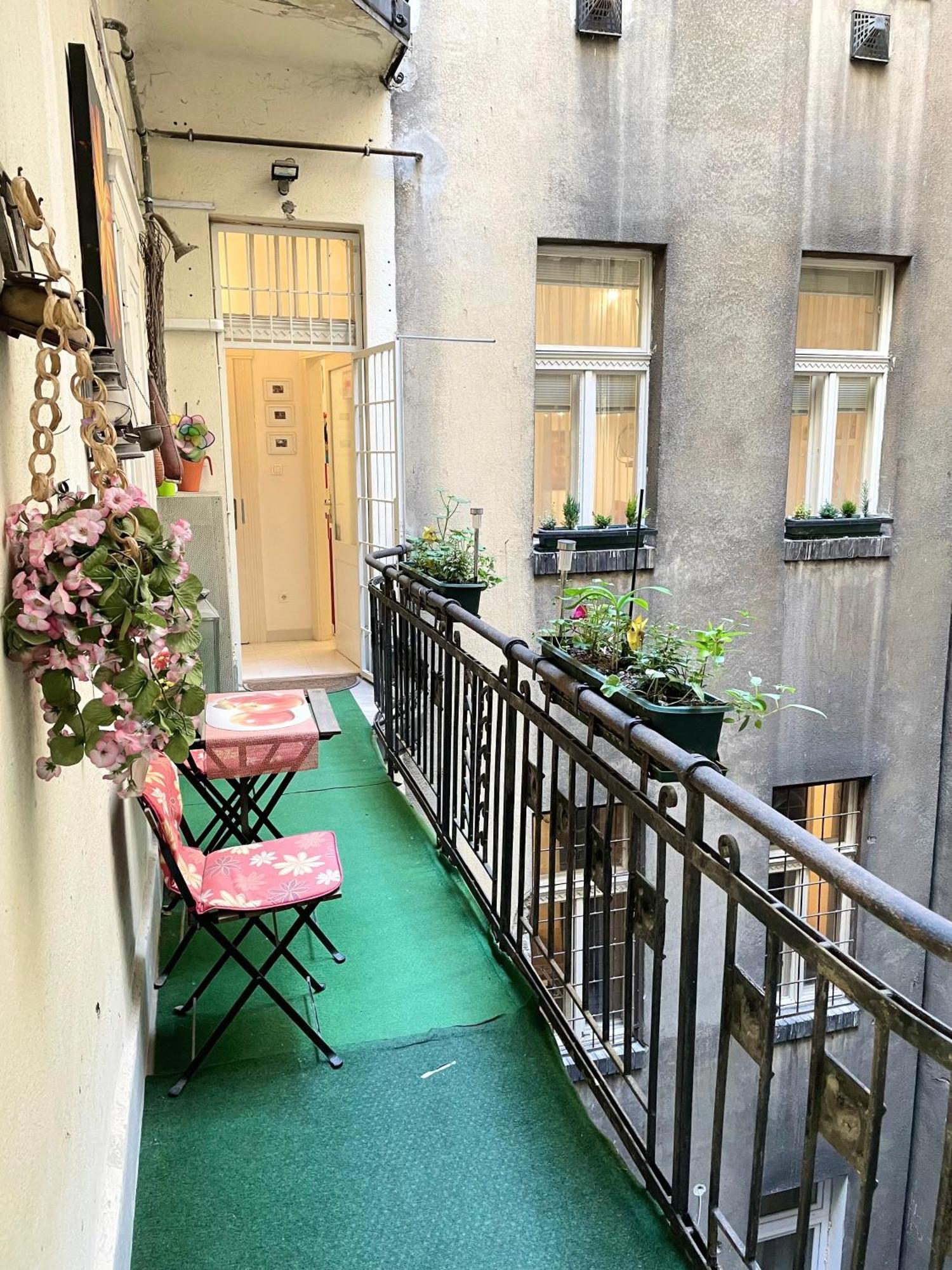 Rainbow Pearl Apartment At St Stephen' S Basilica بودابست المظهر الخارجي الصورة