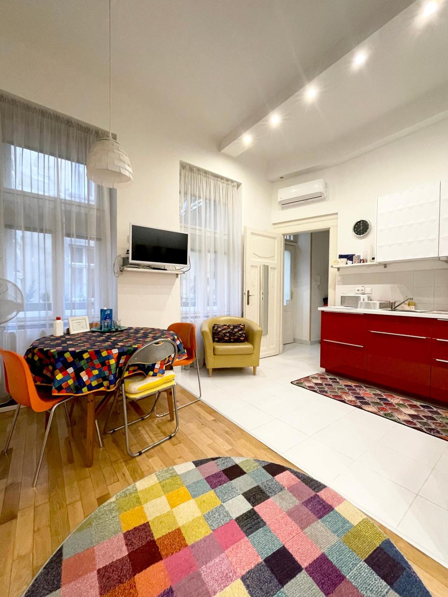 Rainbow Pearl Apartment At St Stephen' S Basilica بودابست المظهر الخارجي الصورة